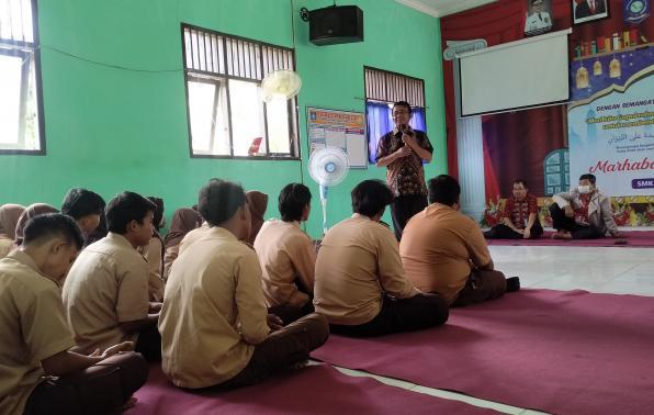 foto penyampaian materI oleh Kacabdindik Wil III