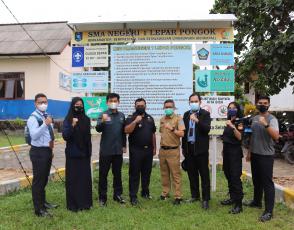 Foto bersama Acara Customs Goes to School DI SMA NEGERI 1 LEPAR PONGOK
